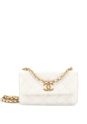 CHANEL Pre-Owned CC Flap Phone Holder with Chain Quilted Lambskin Mini shoulder bag - White