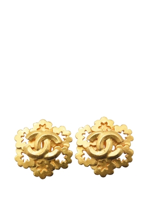 CHANEL Pre-Owned 1996 CC Gold Plated Flower Clip On Earrings costume earrings