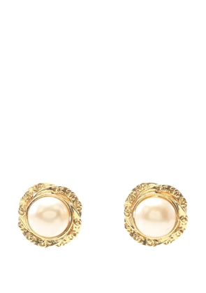 CHANEL Pre-Owned 1993 Gold Plated Faux Pearl CC Round Clip On Earrings costume earrings - White