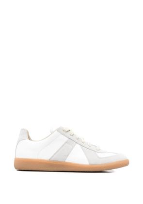 Maison Martin Margiela Pre-Owned calf leather sneakers - White