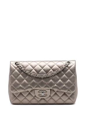 CHANEL Pre-Owned 2010-2011 Jumbo Classic Metallic Lambskin Double Flap shoulder bag - Brown