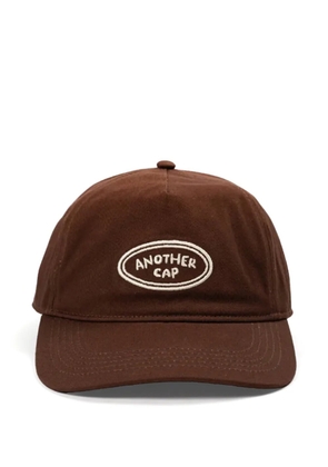 Another Aspect logo-detail cap - Brown