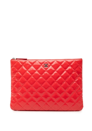 CHANEL Pre-Owned 2015-2016 Medium Patent Quilted Cosmetic Case clutch bag - Red