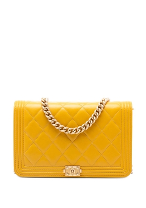 CHANEL Pre-Owned 2019 Quilted Lambskin Boy Wallet On Chain crossbody bag - Yellow