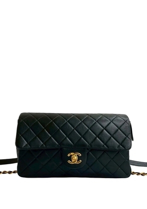 CHANEL Pre-Owned 1994-1996 Medium Quilted Lambskin Flap backpack - Black