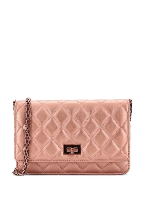 CHANEL Pre-Owned Reissue 2.55 Wallet on Chain Quilted Metallic Calfskin crossbody bag - Pink