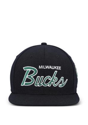 Mitchell & Ness Milwaukee Bucks team script 2.0 cap - Black