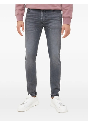 GUESS USA Chris triangle-logo jeans - Grey