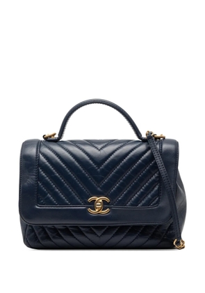 CHANEL Pre-Owned 2017-2018 CC Chevron Aged Calfskin Top Handle Flap satchel - Blue