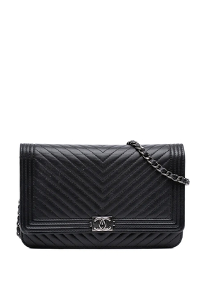 CHANEL Pre-Owned 2015-2016 Chevron Lambskin Boy Wallet on Chain crossbody bag - Black
