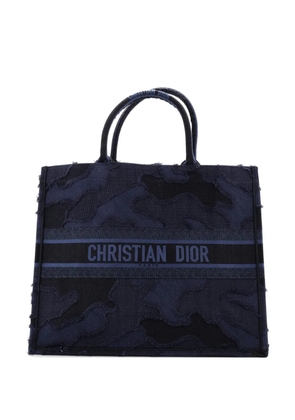 Christian Dior Pre-Owned Book Camouflage Embroidered Canvas Large tote bag - Blue