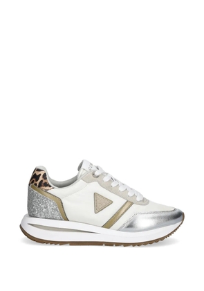GUESS USA leopard-panel sneakers - White