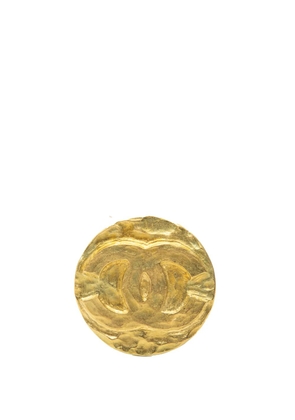 CHANEL Pre-Owned 1995 CC Gold Plated Round Brooch costume brooch