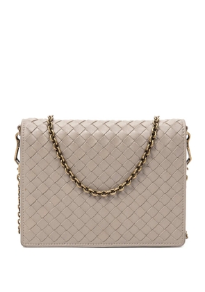 Bottega Veneta Pre-Owned Flap Wallet on Chain woven-design shoulder bag - Neutrals