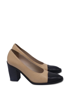 CHANEL Pre-Owned cap-toe block-heel pumps - Neutrals