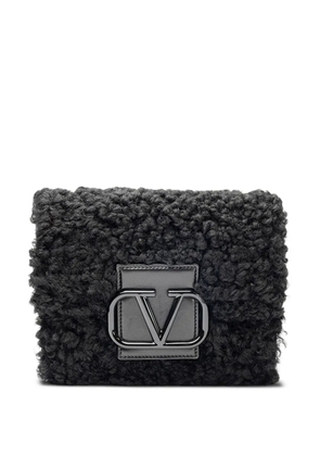 Valentino Garavani Vlogo signature textured shoulder bag - Black