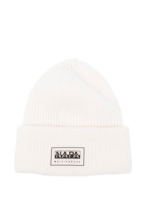 Napapijri x Martine Rose Douglas logo-patch beanie hat - White