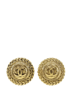 CHANEL Pre-Owned 1970-1980 CC Gold Plated Round Clip On Earrings costume earrings