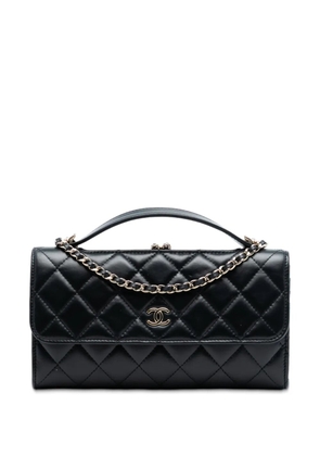 CHANEL Pre-Owned 2021-2025 CC Quilted Calfskin Kiss Lock Flap Phone Holder On Chain satchel - Black