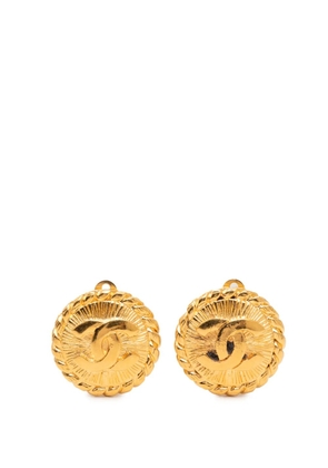 CHANEL Pre-Owned 1980-1990 Gold Plated CC Round Clip On Earrings costume earrings
