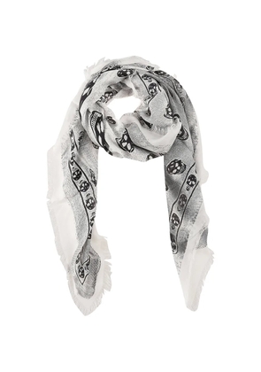 Alexander McQueen skull fringed scarf - White