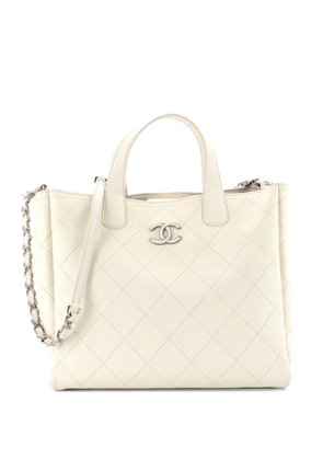 CHANEL Pre-Owned Covered CC Shopping Stitched Caviar Medium tote bag - White