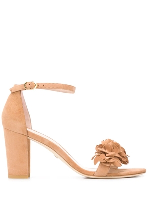 Stuart Weitzman Nearly 3D flower sandals - Brown
