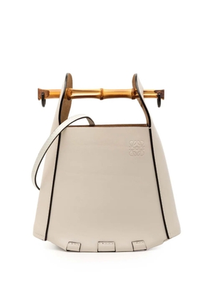 Loewe Pre-Owned 2020 Calfskin Bamboo Bucket Bag satchel - White