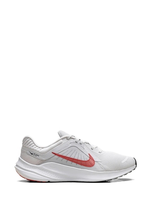 Nike Quest 5 running sneakers - White