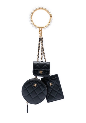CHANEL Pre-Owned 2021 Quilted Lambskin Pearl Crown CC Wristlet Multi Pouches clutch bag - Black