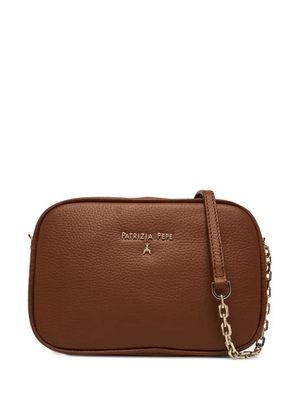 Patrizia Pepe logo-lettering leather shoulder bag - Brown