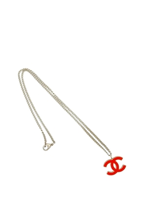 CHANEL Pre-Owned 2004 CC Silver Plated Enamel Pendant Necklace costume necklace - Red