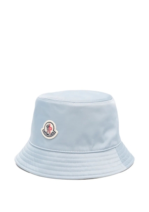 Moncler logo-patch bucket hat - Blue