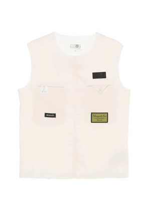MM6 Maison Margiela logo-patch vest - Neutrals