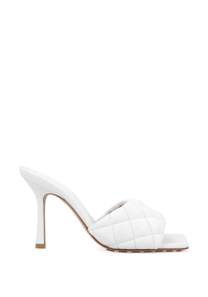 Bottega Veneta Pre-Owned quilted leather sandals - White