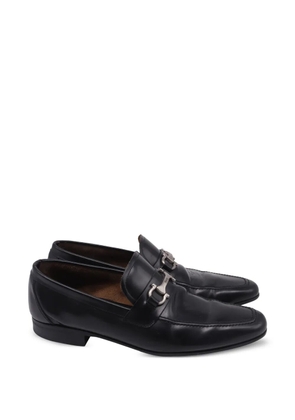 Ferragamo Pre-Owned Gancini leather loafers - Black