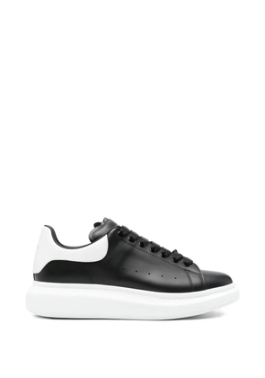 Alexander McQueen Pre-Owned leather sneakers - Black