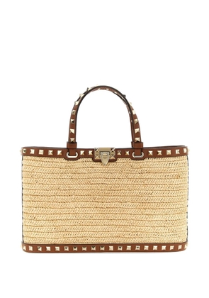 Valentino Garavani Rockstud woven raffia tote bag - Neutrals