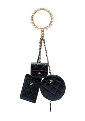 CHANEL Pre-Owned 2021 Quilted Lambskin Pearl Crown CC Wristlet Multi Pouches clutch bag - Black