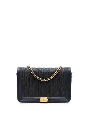 CHANEL Pre-Owned 2018 Pleated Crumpled Chevron Calfskin Le Boy Wallet On Chain crossbody bag - Black