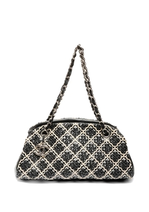 CHANEL Pre-Owned 2010-2011 Mademoiselle check chain-strap shoulder bag - Black