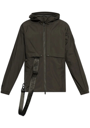 Moose Knuckles logo-print strap jacket - Black