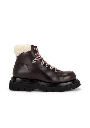 Bottega Veneta Lug Hiking Boot in Toffee & Porridge - Brown. Size 41 (also in 42).