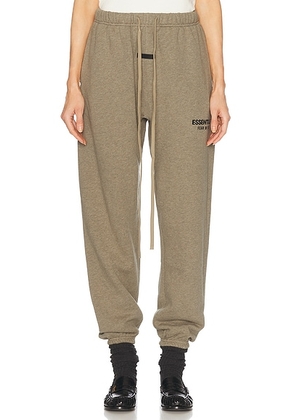 Fear of God ESSENTIALS Classic Sweatpant in Homestead Heather - Grey. Size XL/1X (also in ).