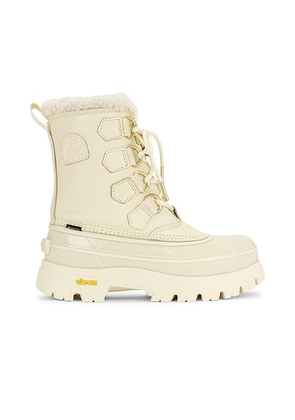 Sorel Caribou Horizon Gtx in Honey White & Honey White - White. Size 9 (also in ).