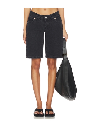 Abrand 00 Short in Black. Size 26. Also in 23, 24, 25, 27, 28, 29, 33, 34.