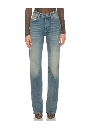 Diesel 1971 Sent Straight Leg in Blue. Size 24. Also in 26, 27, 28.