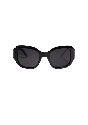 SHEVOKE Jen 001 Sunglasses in Black.