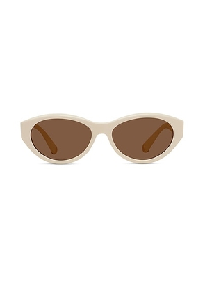 Stella McCartney Medallion Sunglasses in Ivory & Brown - Ivory. Size all.
