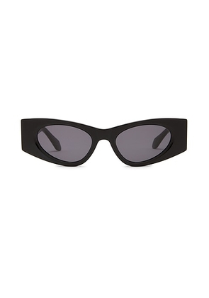 ALAÃA ALAÎªA Cat Eye Sunglasses in Shiny Black & Smoke - Black. Size all.